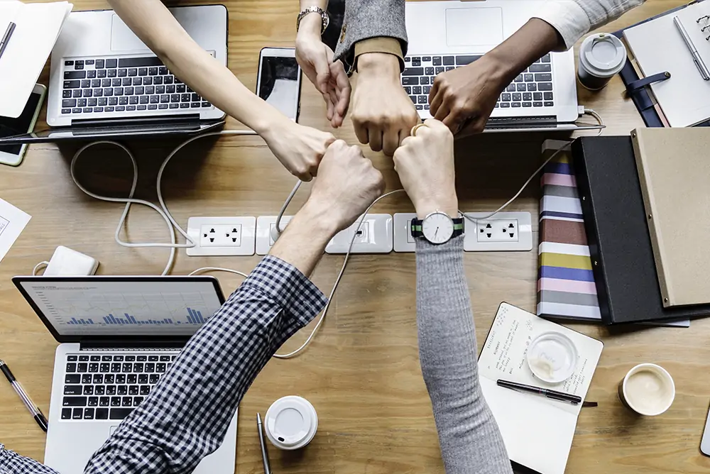 You are currently viewing Les enjeux de la présence des PME/TPE/entrepreneurs sur le web : pour une meilleure visibilité digitale.